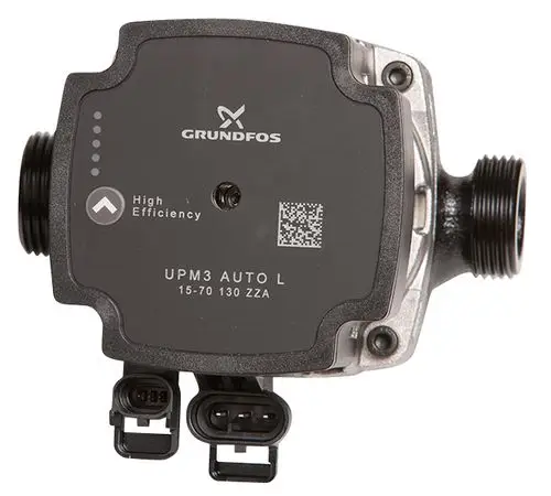 Danfoss Pumpe mit zwei elektrischen Anschlüssen, quadratischem Gehäuse und Kennzeichnung, dient zur effizienten Wasserzirkulation in Heizsystemen.